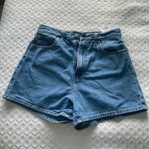 Levi Loose Shorts